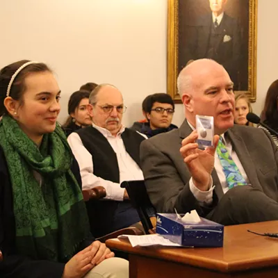 Image: Montpeculiar: Senate Panel OKs Latin, Not Latin American, Motto