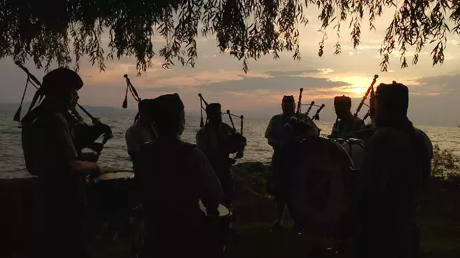 Image: Bagpipes at the Boathouse [318]