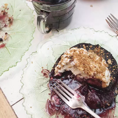 Image: Farmers Market Kitchen: Crunchy, Creamy Cassis-Braised Apples