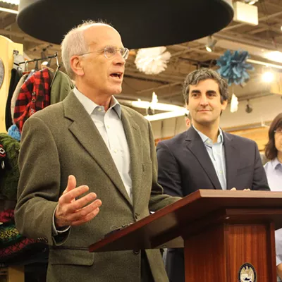Image: Welch, Sanders Oppose Trillion-Dollar Spending Bill