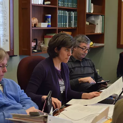 Image: House Budget Panel Cuts $53 Million, Delays Call Center Closure