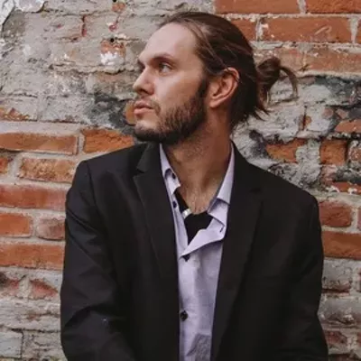 Image: Ho! Hey! Maxwell Hughes (ex-Lumineers) to Play Skinny Pancake