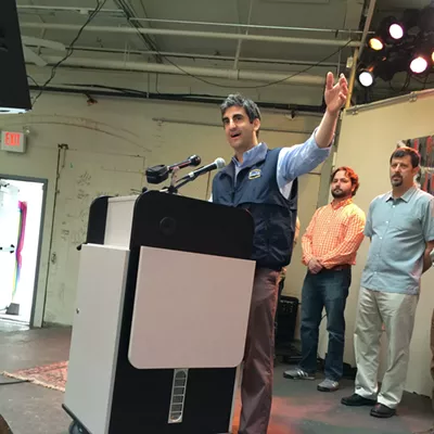 Image: Mayor Makes Way Around Burlington Using Alternative Means