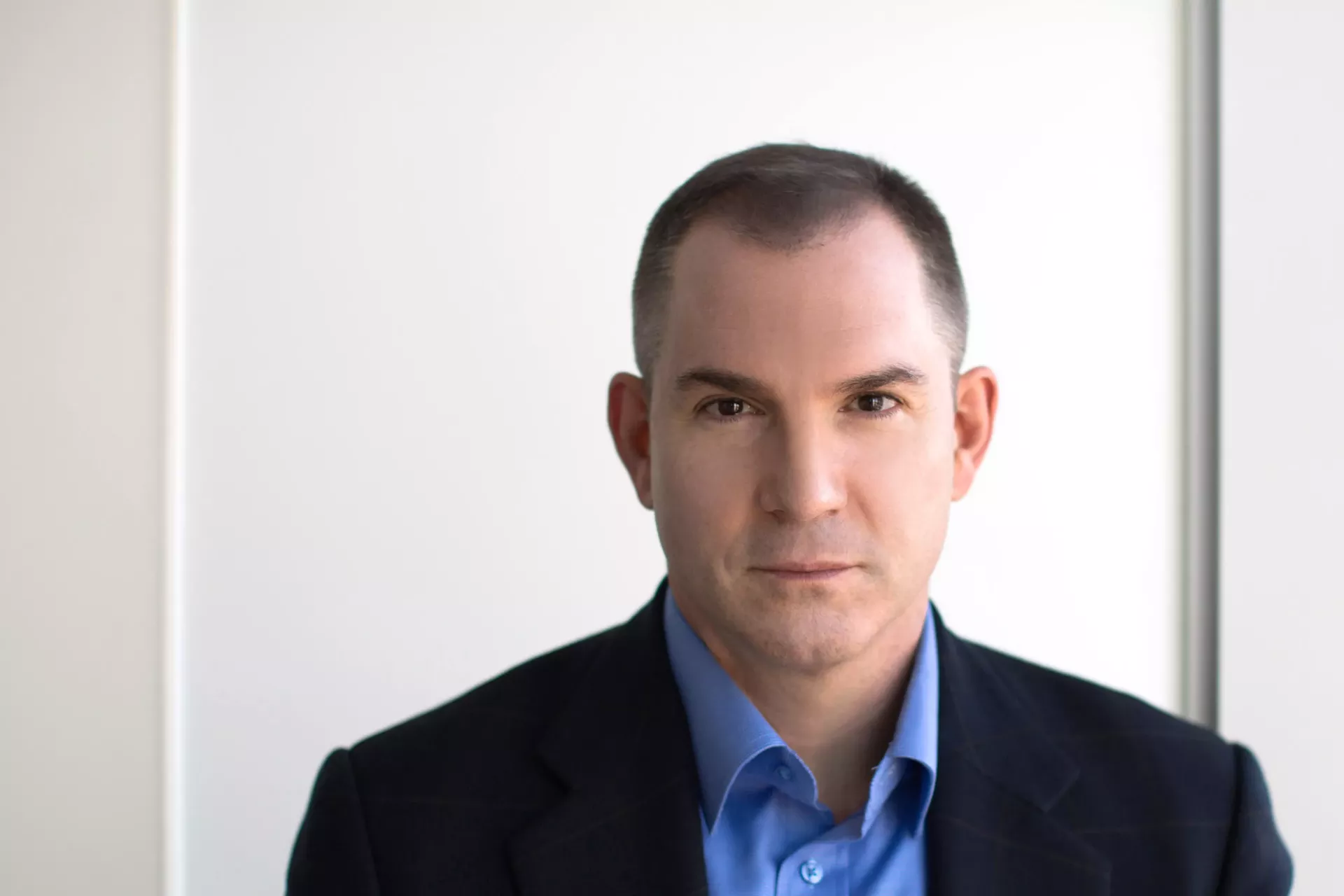 frank_bruni-calendar-spotlight-ravin.webp