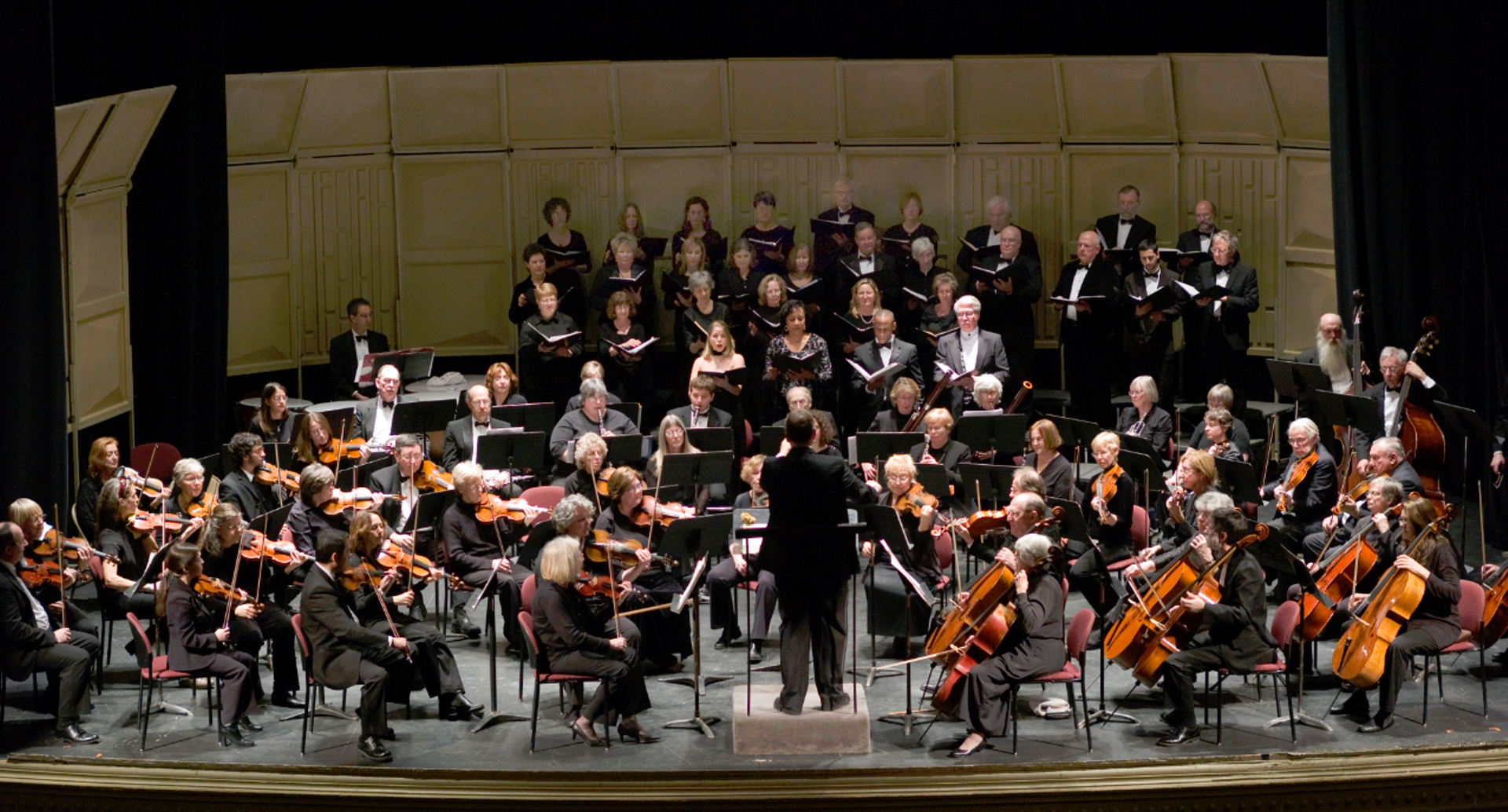 10-25_vermont_philharmonic_opera_gala_courtesy_of_vermont_philharmonic_.png
