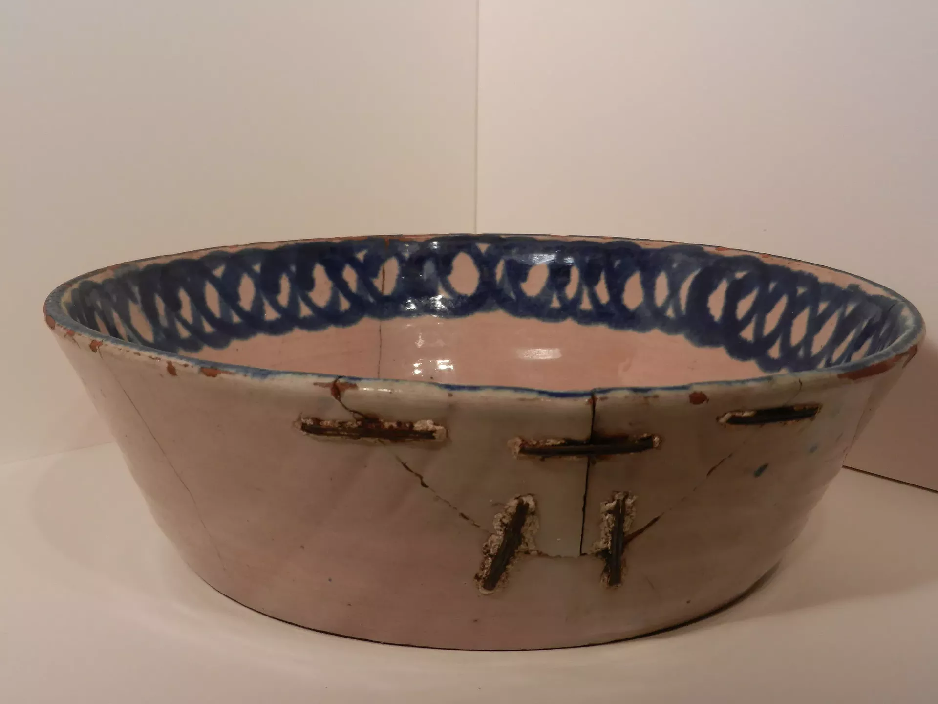 Bowl lent by Christine Lilyquist and Bill Barrett