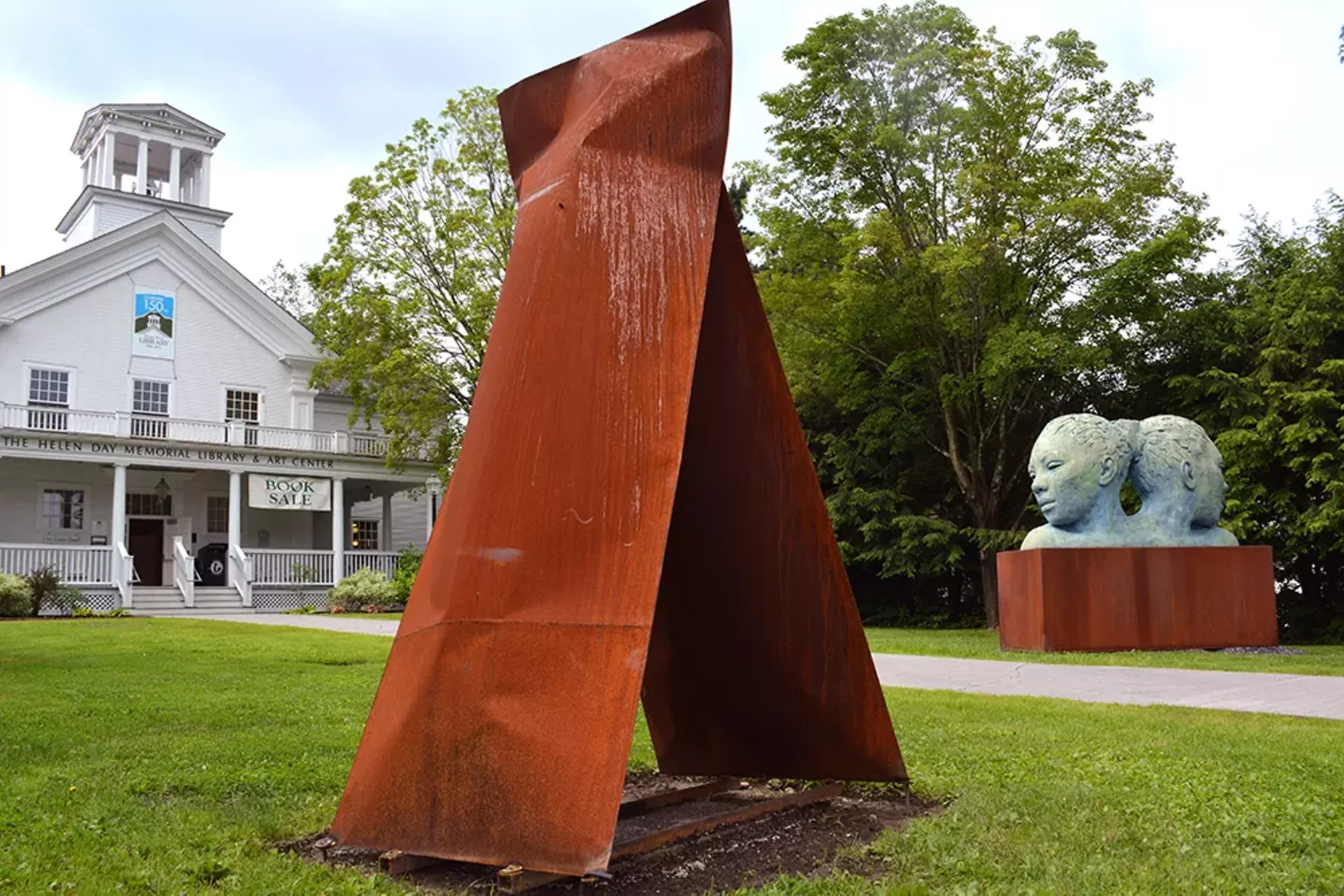 "Marker Form" by Rodrigo Nava and "Morphous" by Lionel Smit, courtesy of Cynthia Reeves