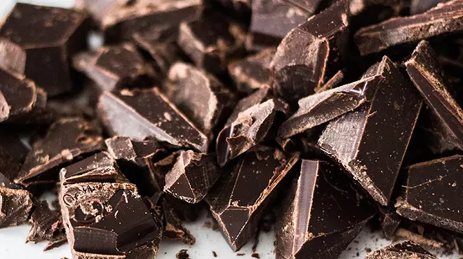 Image: Chocolate Bar-Making