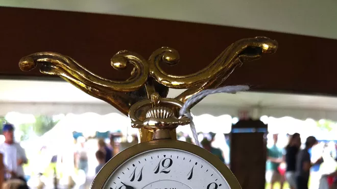 Image: Antiques & Uniques