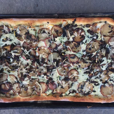 Image: Farmers Market Kitchen: Pesto Potato-Leek Pizza