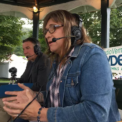 Image: Walters: Scott Holds Modest Fundraising Lead Over Hallquist
