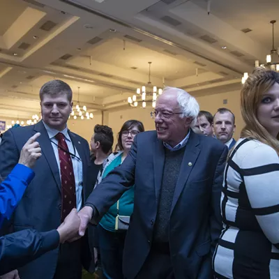 Image: Bernie Sanders Raises Nearly $1 Million in Under Six Weeks
