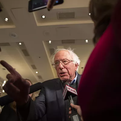 Image: Sanders Apologizes to 'Mistreated' Women on His 2016 Campaign Staff