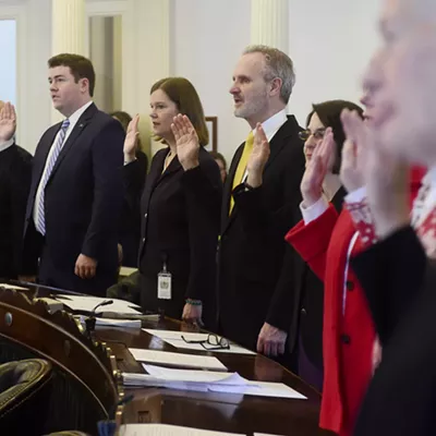 Image: Vermont Senate Votes to Raise Minimum Wage to $15 by 2024