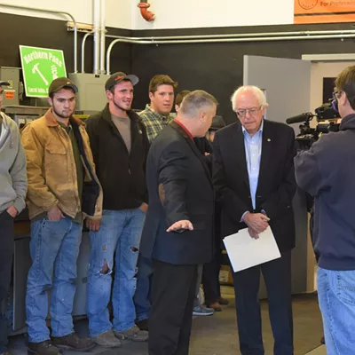 Image: Bernie Bits: National Postal Workers Union Endorses Sanders