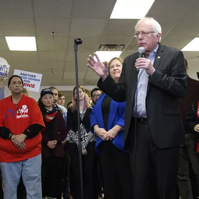 Image: Video: Sanders Addresses Iowa Volunteers Hours Before Caucuses