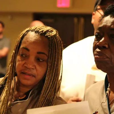 Image: Video: Clinton, Sanders Supporters Court Undecideds at Casino Caucus
