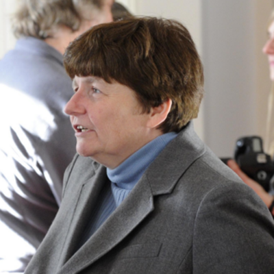 Image: State Treasurer's Challenger Calls for Fossil-Fuel Divestment