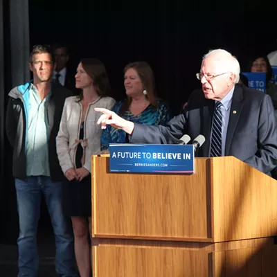 Image: Sanders To Lay Off &lsquo;Hundreds&rsquo; of Staffers, Focus on California