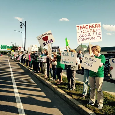 Image: Picketing Burlington Teachers Call for Negotiations