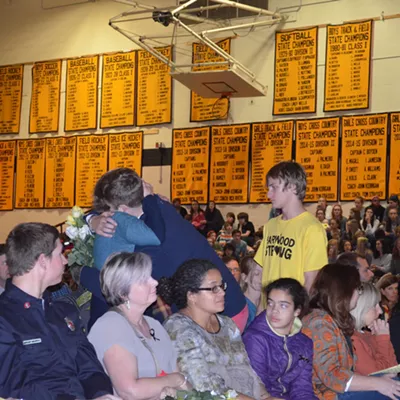 Image: Mad River Valley Pays Tribute to Five Teens Killed in Crash