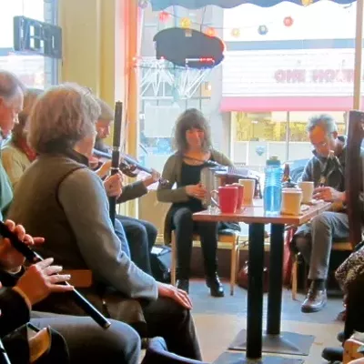 Image: Irish Musicians Gather in Solidarity with "The Sanctuary Sessions"