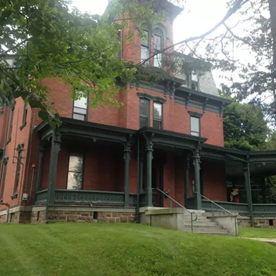 Image: Champlain College Will Use UVM Frat House as a Dorm