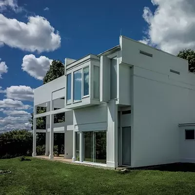 Image: Buyer to Rescue, Restore Modernist House II in Hardwick