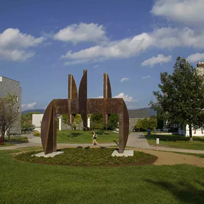 Image: Middlebury College Installs (Yet Another) Massive Public Sculpture