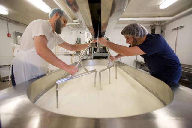 Andy Smiler and Jesse Werner making cheese