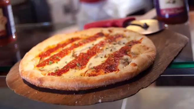 Image: At Mimmo&rsquo;s Pizzeria in St. Albans, the Secret Is in the Red Sauce