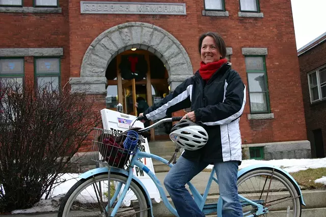 A California Native 'Hearts' Newport, Creates Community