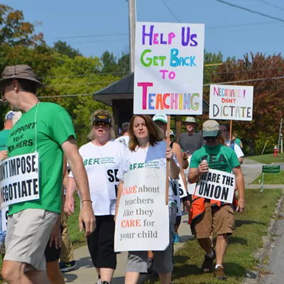 Image: Burlington Teachers and School Board Still Finalizing Contract