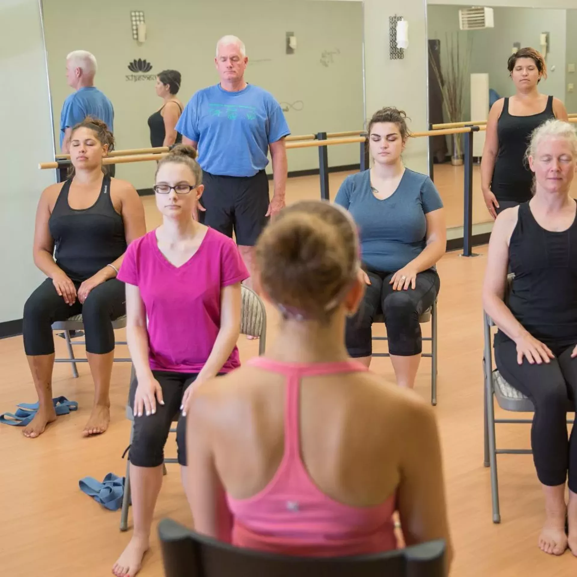 chair_yoga_7_days.webp