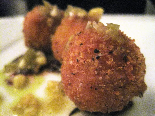 Alice Eats: Sunday Supper at the Kitchen Table Bistro