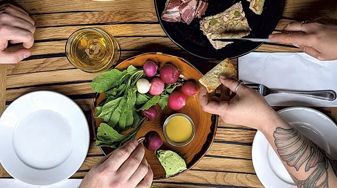 Image: Dining, Traveling and Seeing Friends in Qu&eacute;bec Again