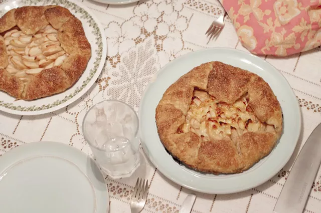 Farmers Market Kitchen: Mystery Apple Cheddar Galette