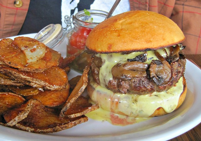 Filet mignon burger, The Lobby, Middlebury - ALICE LEVITT