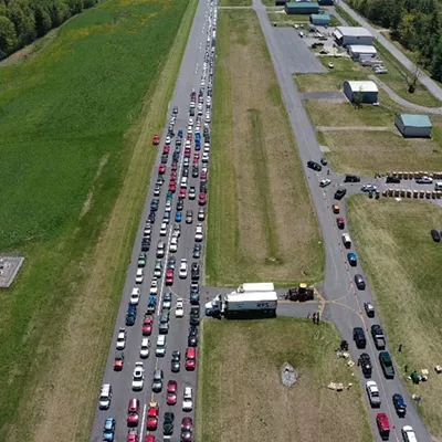 Image: Food Distribution in Middlebury