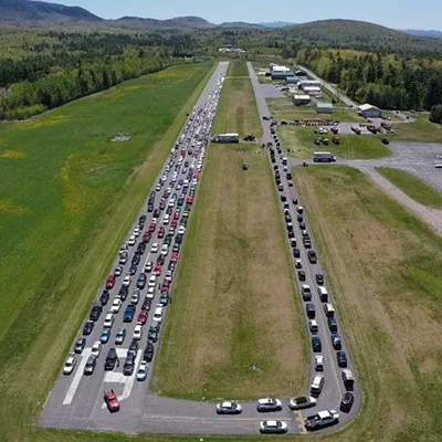 Image: Food Distribution in Middlebury