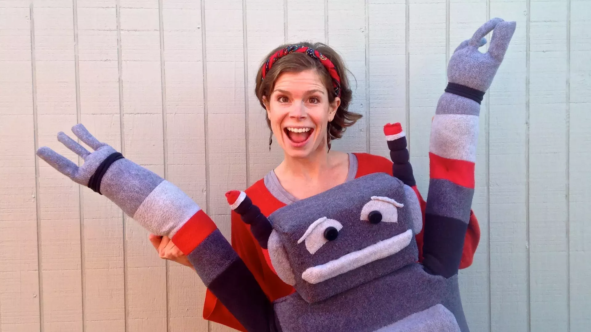 'Lindsay and Her Puppet Pals'