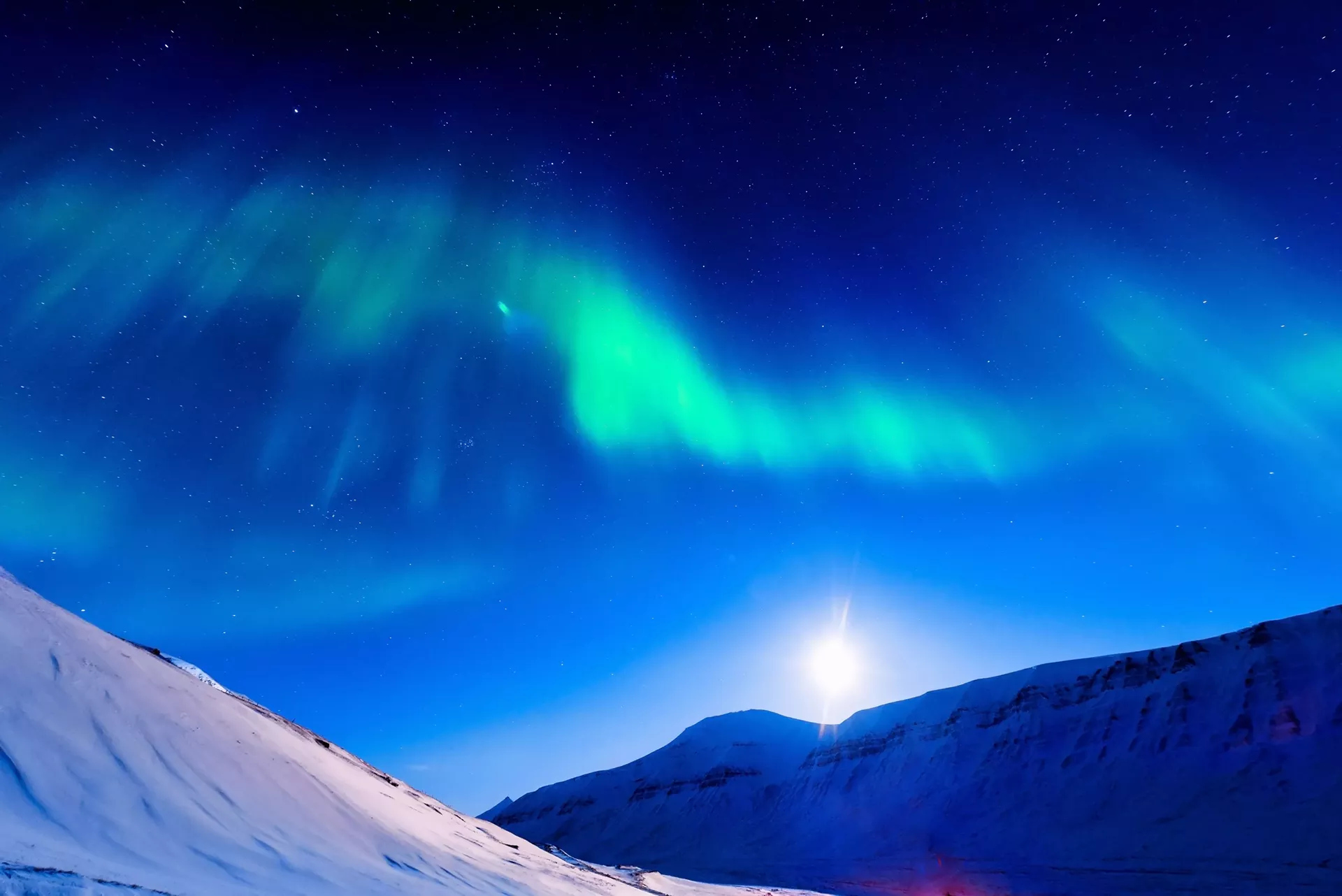 eck_risinglightimagehr.webp