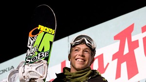 Kevin Pearce in 2007 at the winner's stand