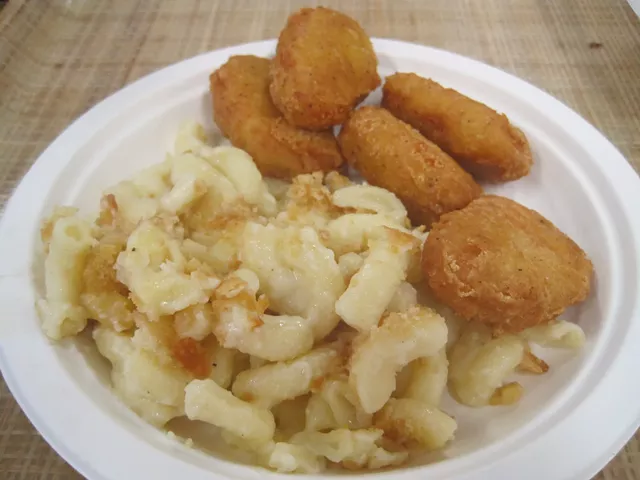 Alice Eats: Warner's Snack Bar