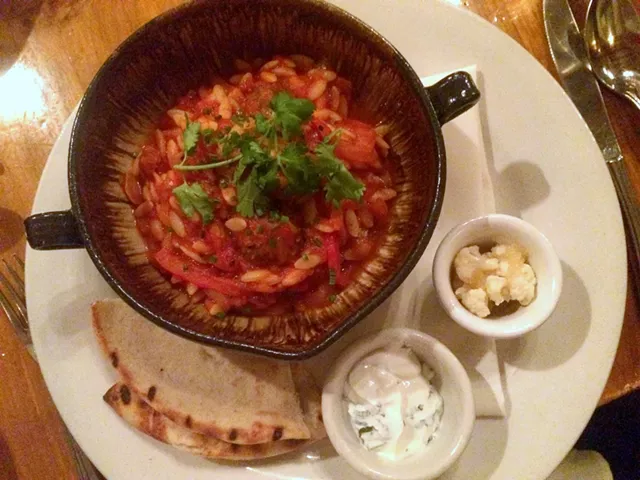 Alice Eats: SpagHeady & Meatball Dinner at the Common Man