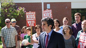 Mayor Miro Weinberger announces his support for the Burlington school budget proposal.