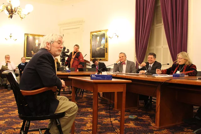 Montpeculiar: Senate Panel OKs Latin, Not Latin American, Motto