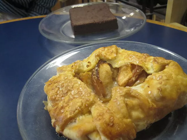 Alice Eats: Red Hen Bakery & Caf&eacute;