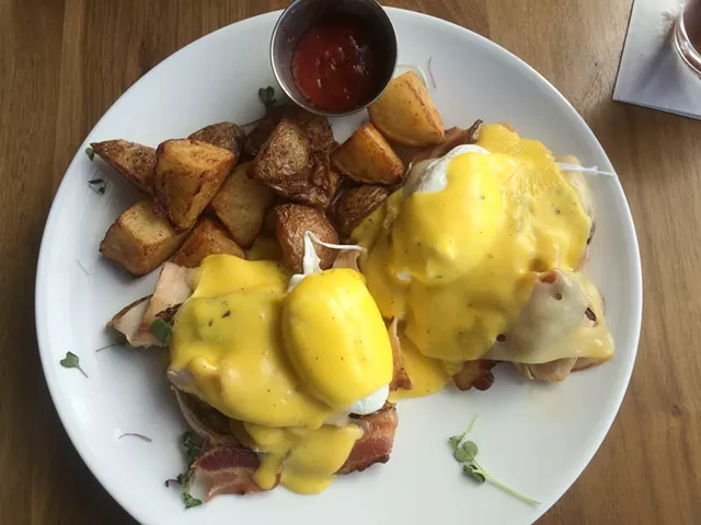 Alice Eats: Benedict Brunch at Bleu
