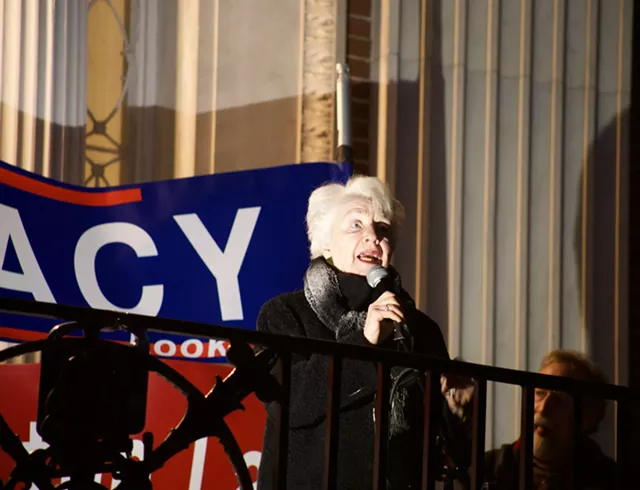 Hundreds Rally in Burlington to Protect Mueller From Trump